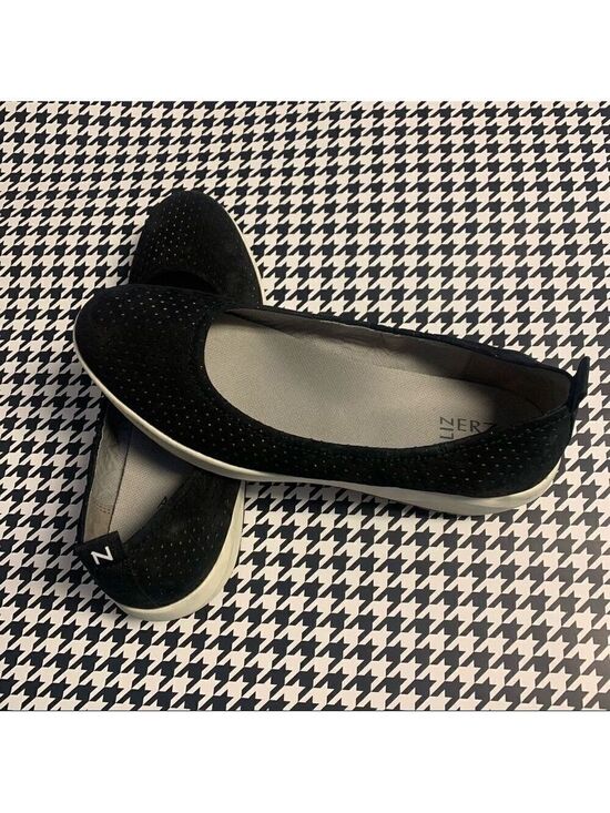 Naturalizer Shoes - Naturalizer Philippe slip on sneaker 9.5, black with white soles